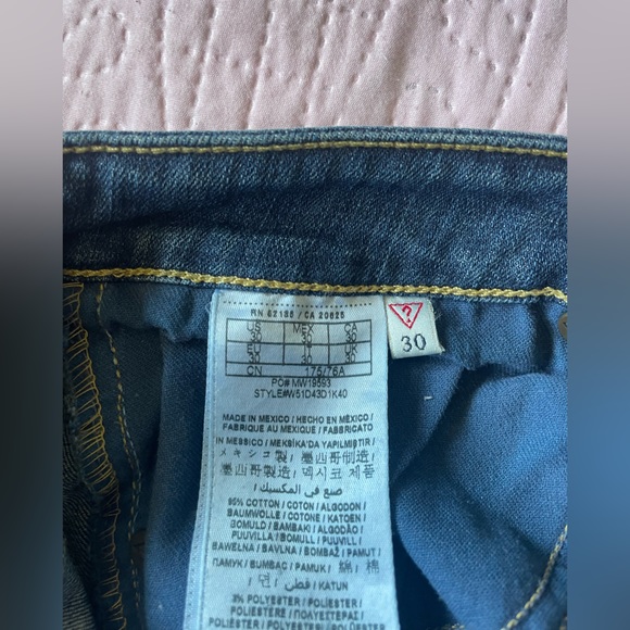 Guess jean shorts - Picture 3 of 3